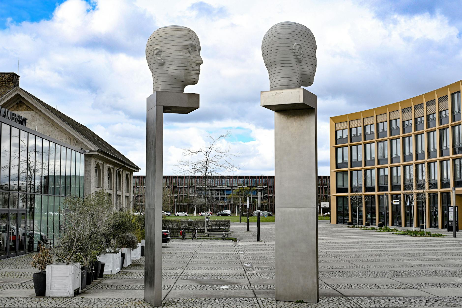 Mehr als 28.000 Menschen arbeiten im Wissenschafts- und Technologiepark Adlershof.