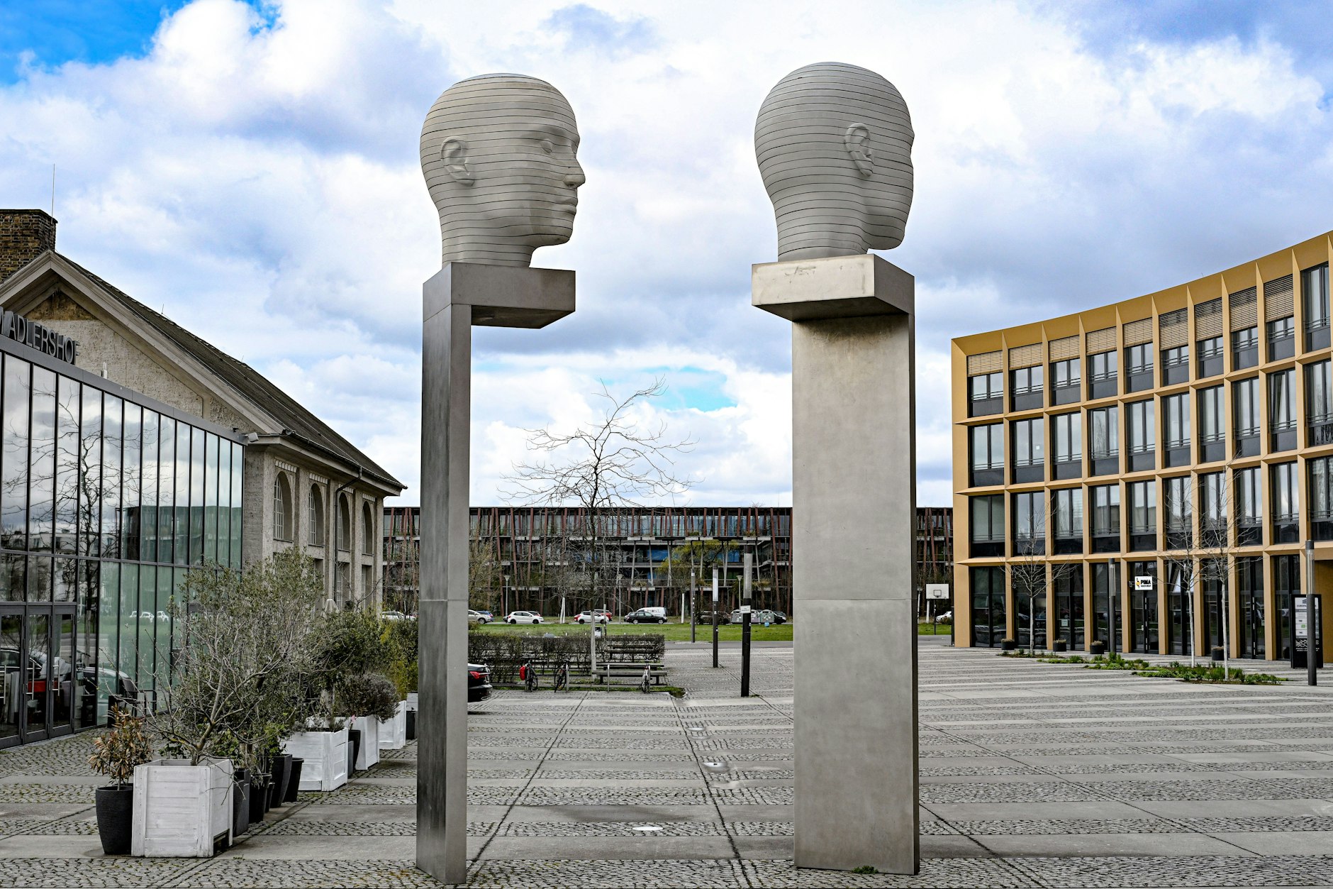 Mehr als 28.000 Menschen arbeiten im Wissenschafts- und Technologiepark Adlershof.