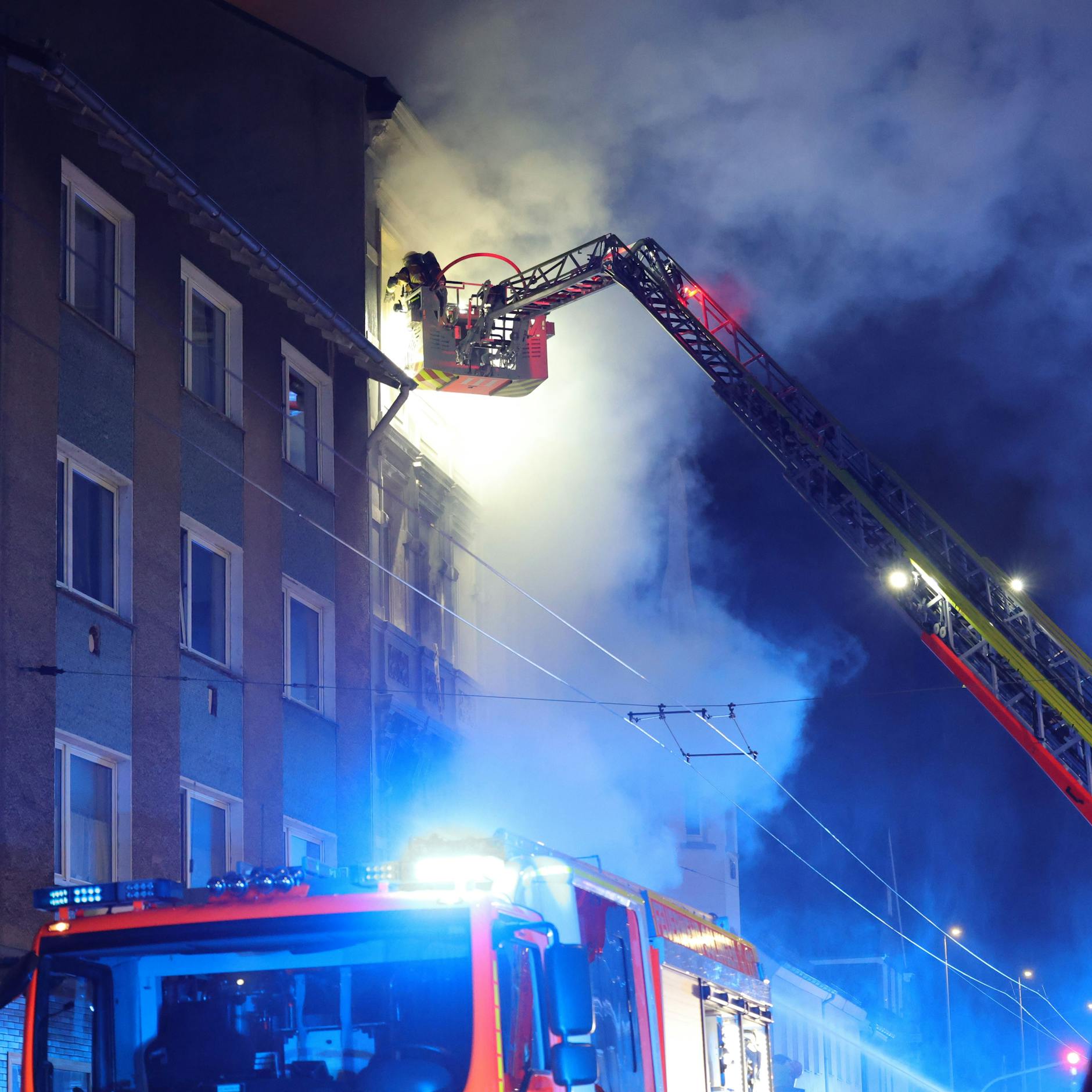 Image - Flammeninferno im Altbau – vier Tote, darunter ein Baby!