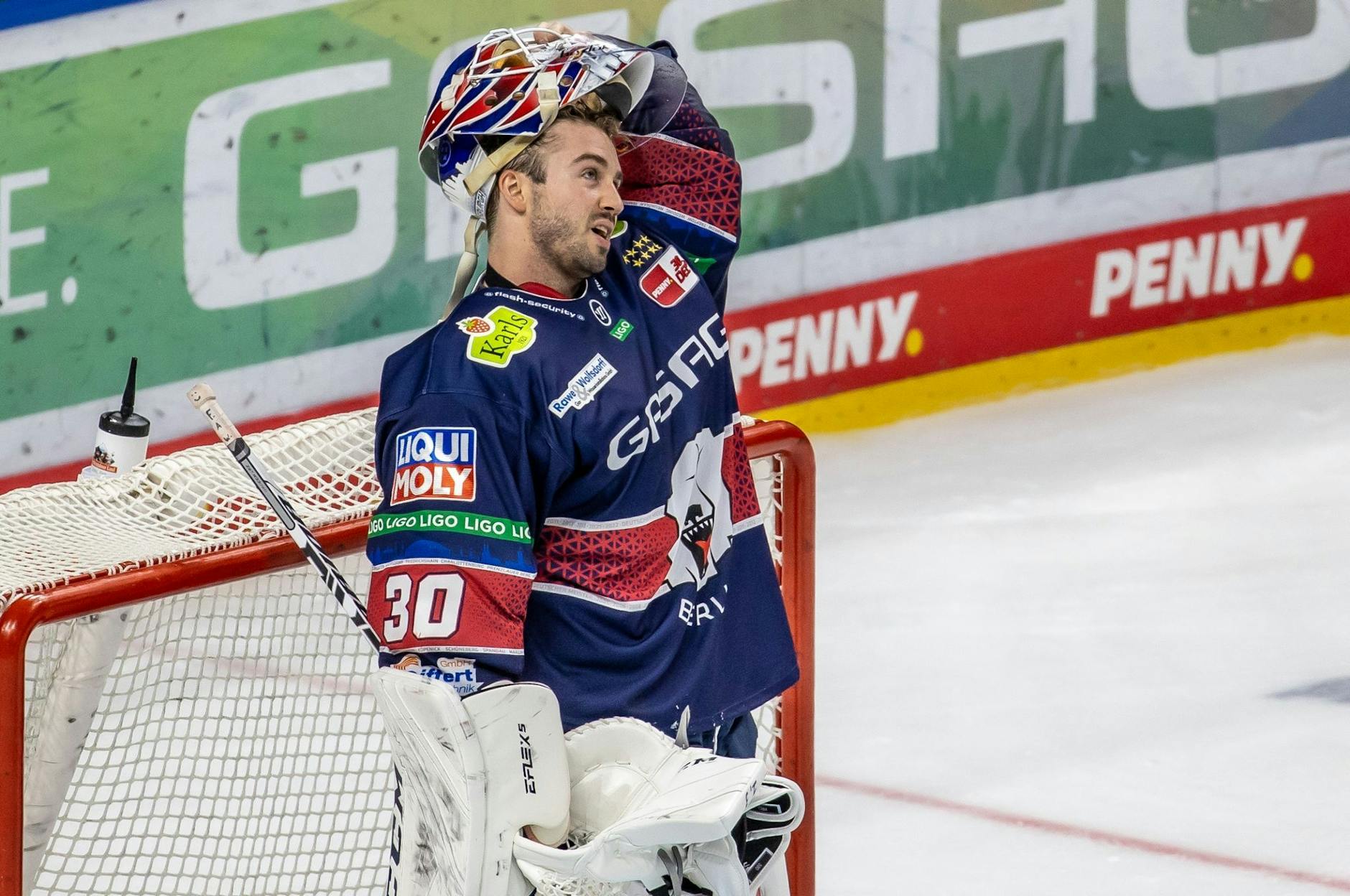 ARCHIV - Eishockey: DEL, Testspiel, Eisbären Berlin - HC Sparta Prag, Mercedes-Benz Arena.