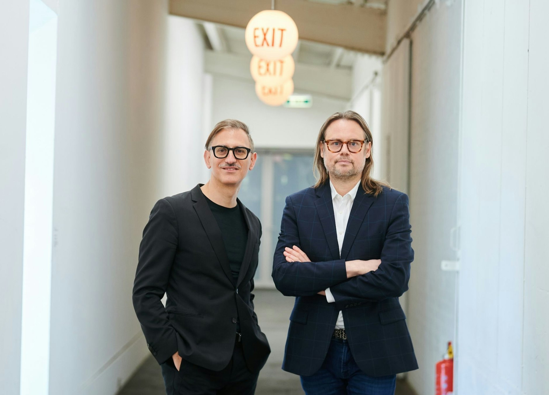 ARCHIV - Sam Bardaouil (l) und Till Fellrath, die Direktoren des Museums Hamburger Bahnhofs.