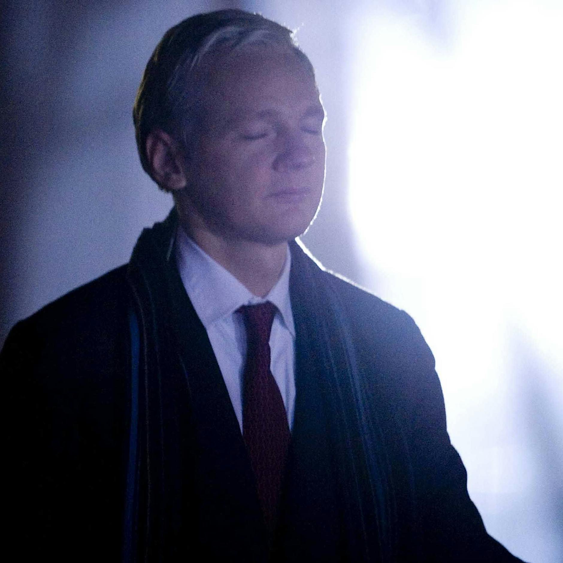 Vorerst keine Auslieferung von Assange – Dagdelen: „Freiheitsberaubung ist eine Schande“