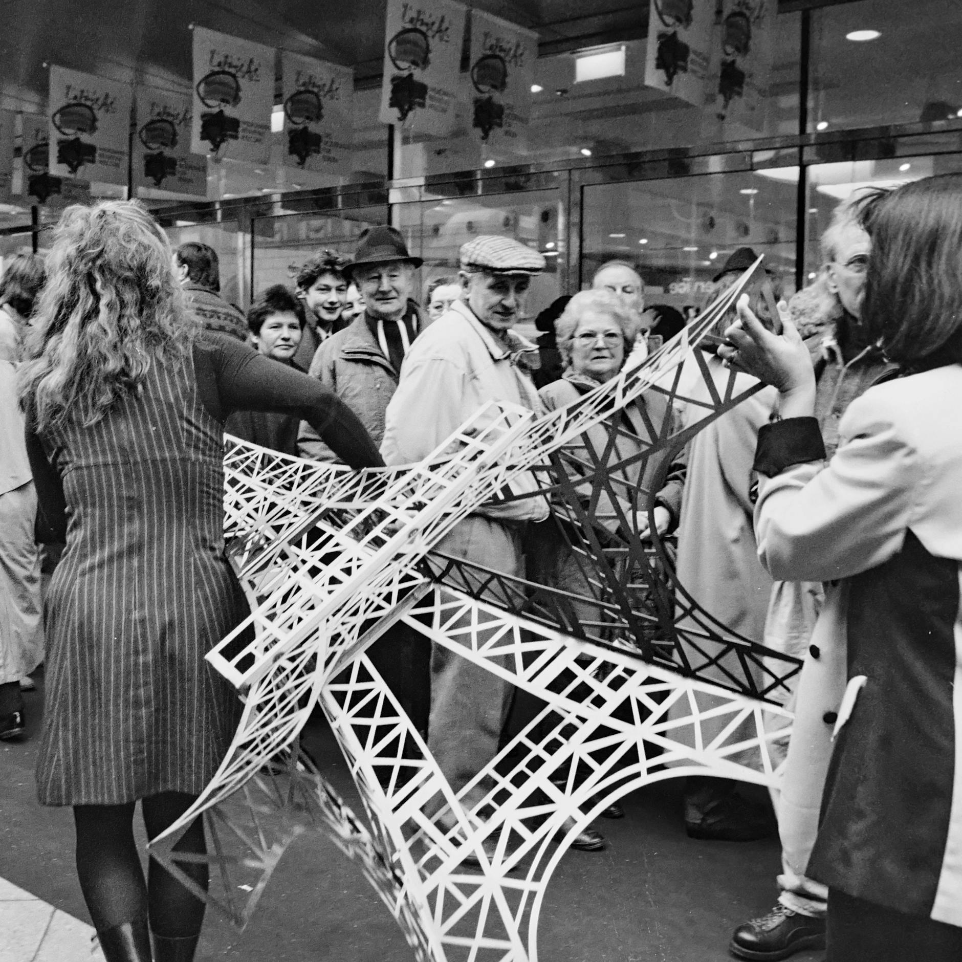 Image - Austern, Lenin und Angela Merkel: Wie das Lafayette Ost-Berlin zur Weltstadt machte