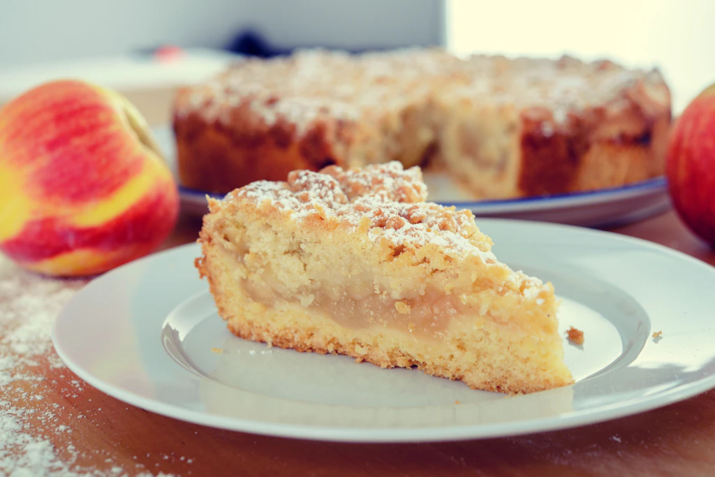 Herrliches Rezept für Omas Apfelmuskuchen: Dieser Streuselkuchen ist ein Klassiker!