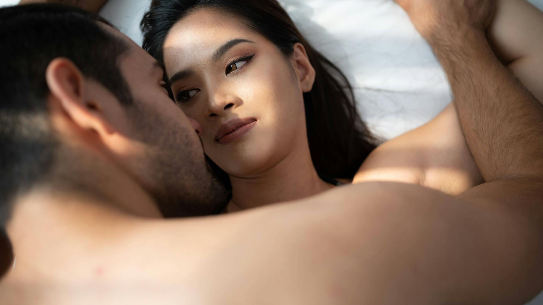 Gerade für Frauen ist die Missionarsstellung allein häufig nicht sexuell erfüllend.