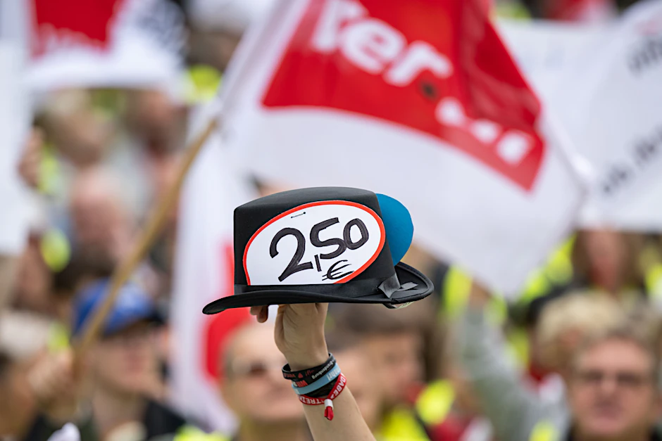 Die Gewerkschaft Verdi verhandelt über einen neuen Tarifvertrag für die Beschäftigten im Handel. 