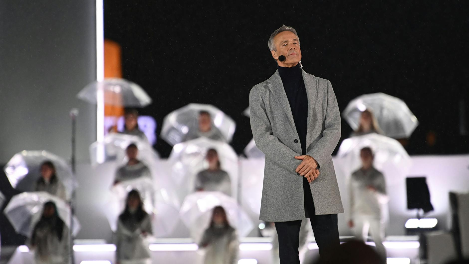 Schauspieler Hannes Jaenicke führte bei „Die Passion“ als Erzähler durch die Show.