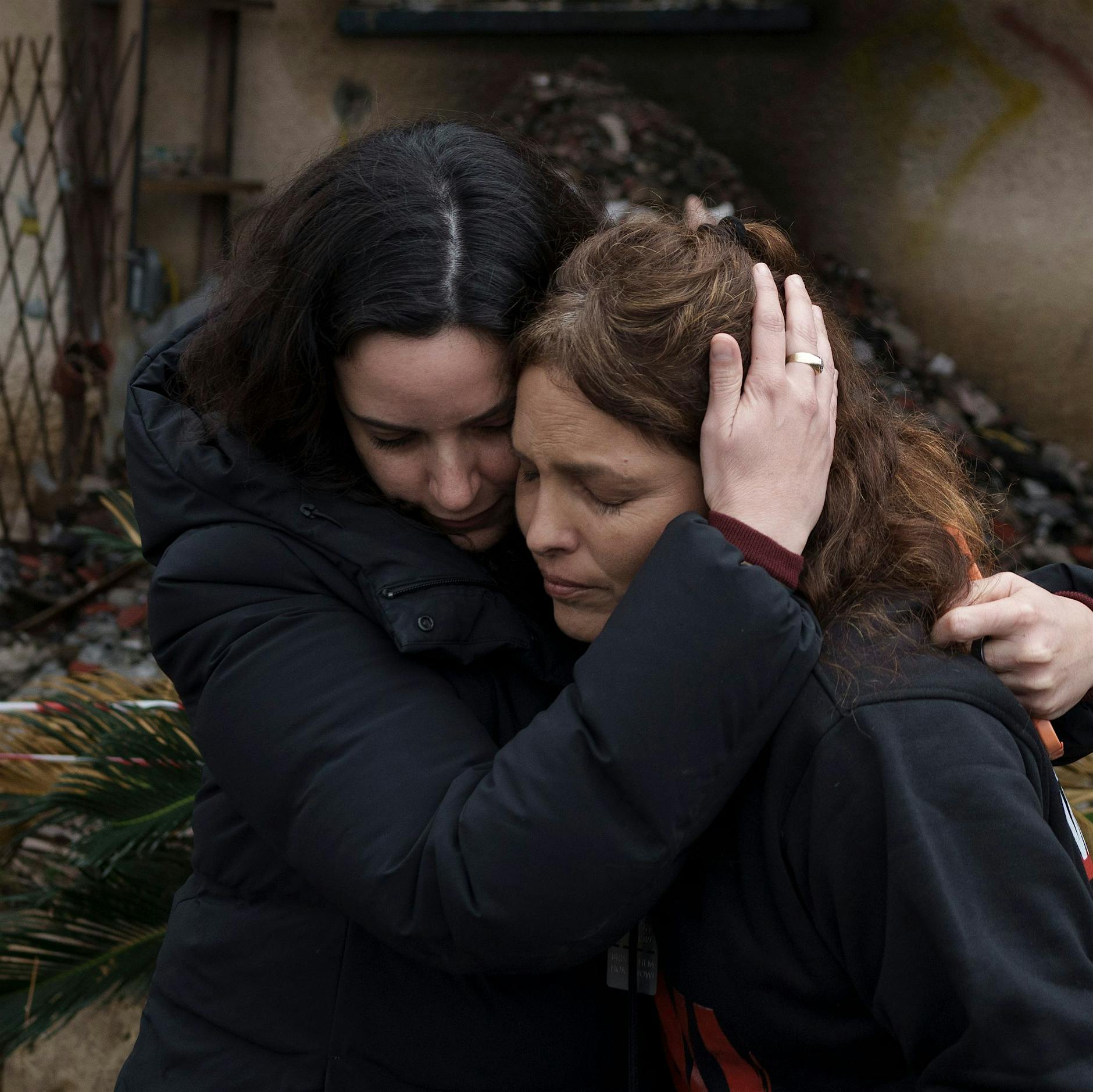 Geisel der Hamas schildert Vergewaltigung und Folter: „Er drückte mir die Pistole an die Stirn“