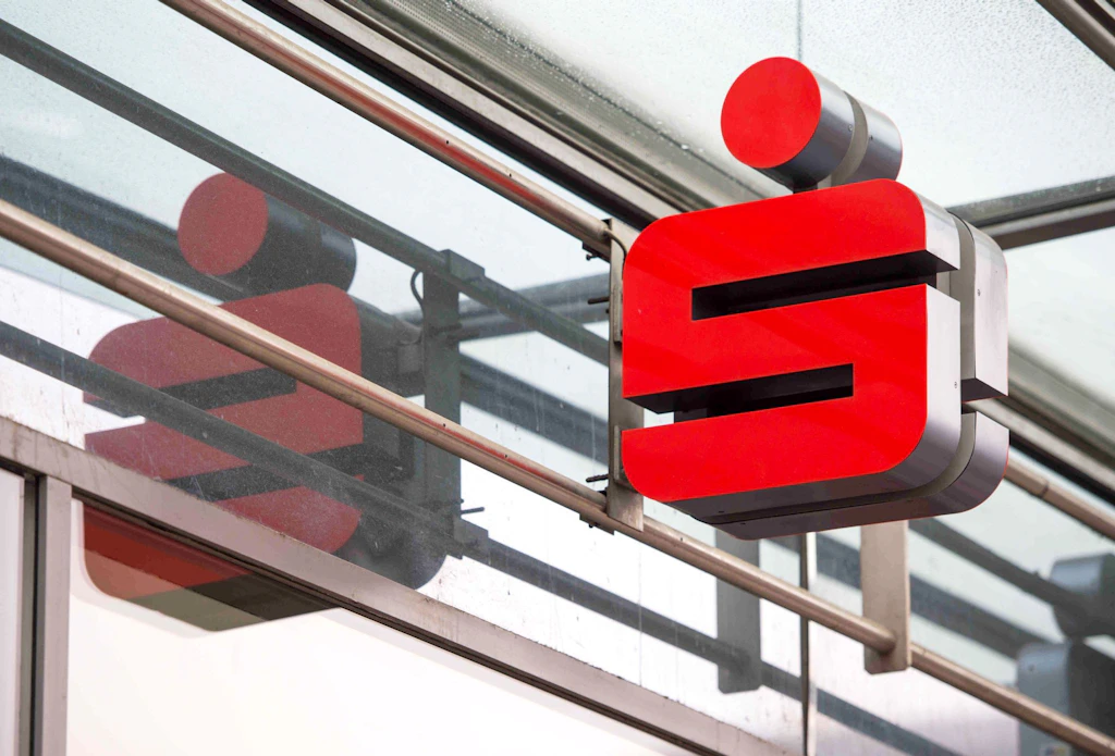Geld- und Datenklau: Sparkasse warnt vor betrügerischen Briefen und Mails