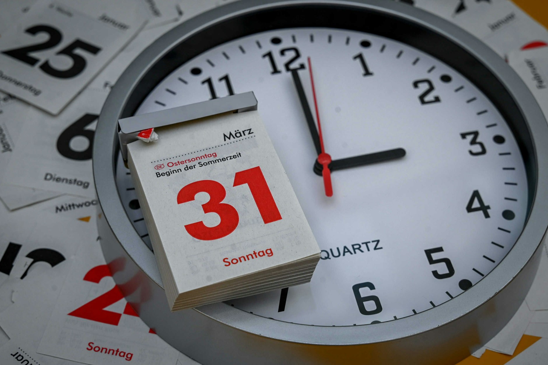 Am Ostersonntag werden die Uhren werden umgestellt – die Sommerzeit beginnt.