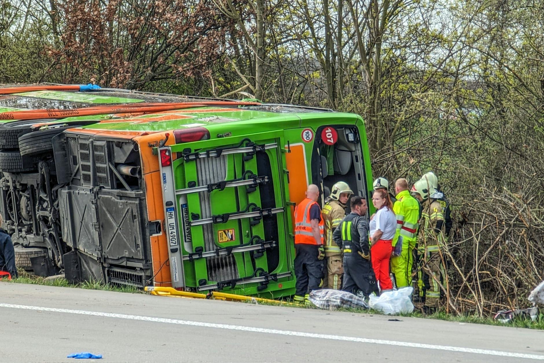 Der Flixbus verunglückte am Mittwochmorgen.
