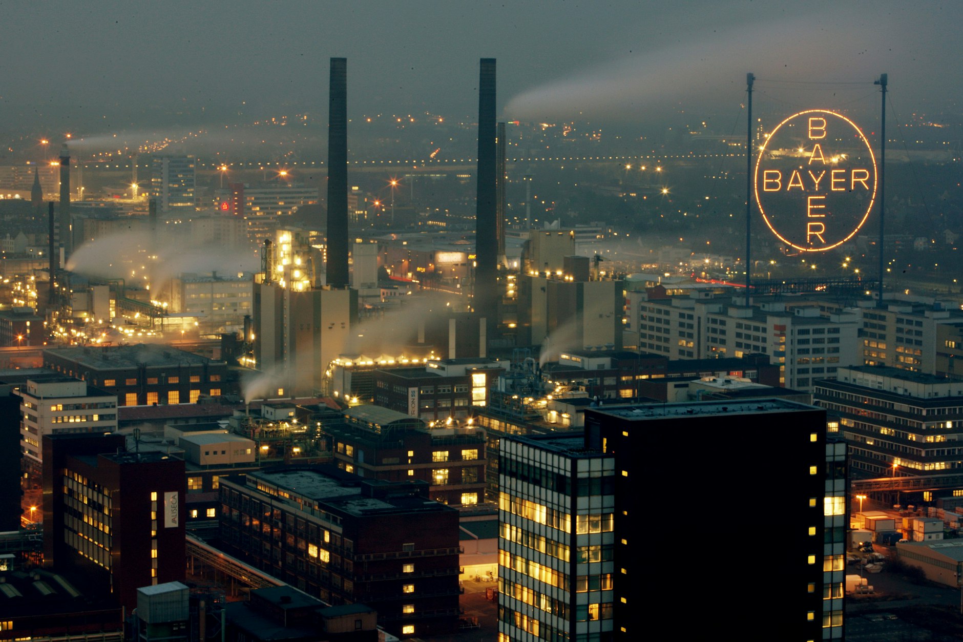 Geht für die deutsche Industrie bald das Licht aus? Bayer-Werk in Leverkusen