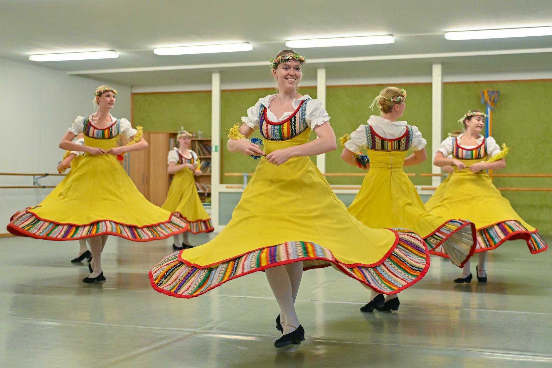 Brandenburg: Eine Folklore Tanzgruppe vom Kinder- und Jugendtanzensemble Neuenhagen e. V. bei einer Probe.