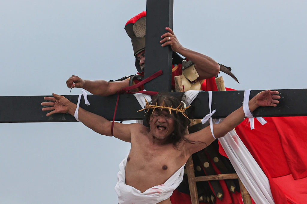 Ans Kreuz genagelt: Krasse Karfreitagsrituale auf den Philippinen