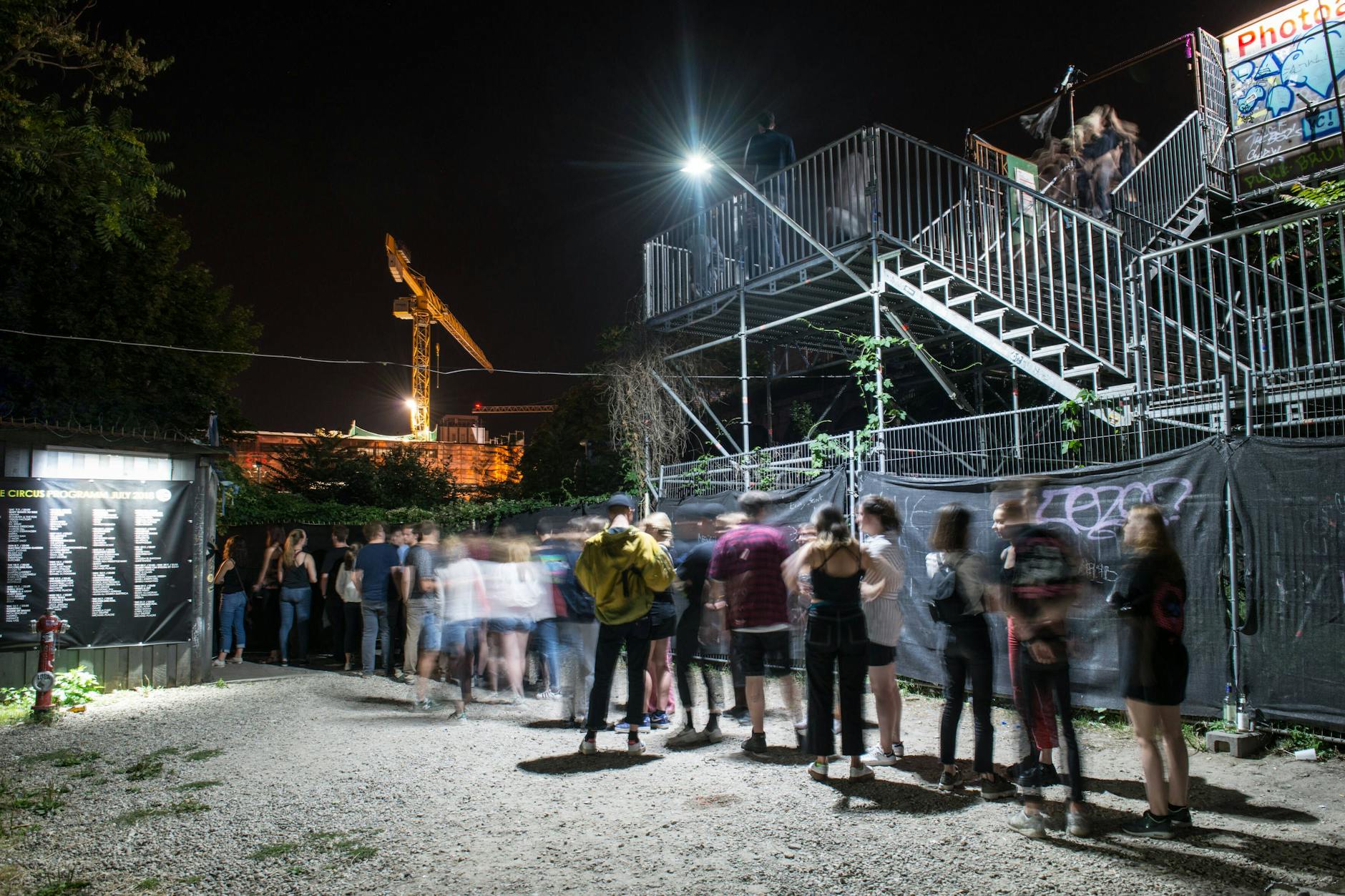 Neben der Warschauer Brücke auf dem RAW-Gelände in Friedrichshain: der Lokschuppen Berlin