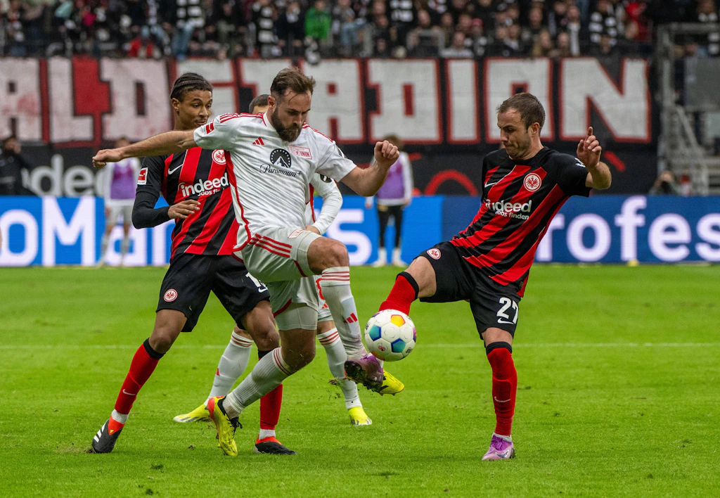 Trotz Frankfurter Feuerwerk: 1. FC Union bleibt bei der Eintracht stabil!