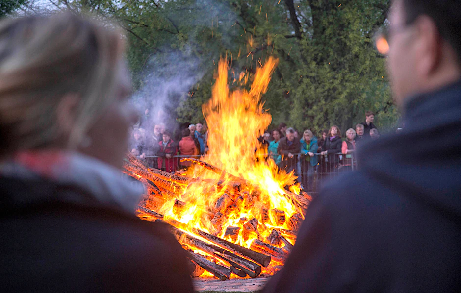 Nicht alle Besucher konnten in diesem Jahr das Osterfeuer im Britzer Garten sehen.