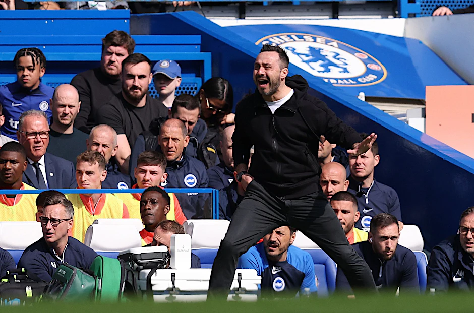 ARCHIV - Ist vertraglich noch bis 2026 an Brighton & Hove Albion gebunden: Roberto De Zerbi.  re/dpa