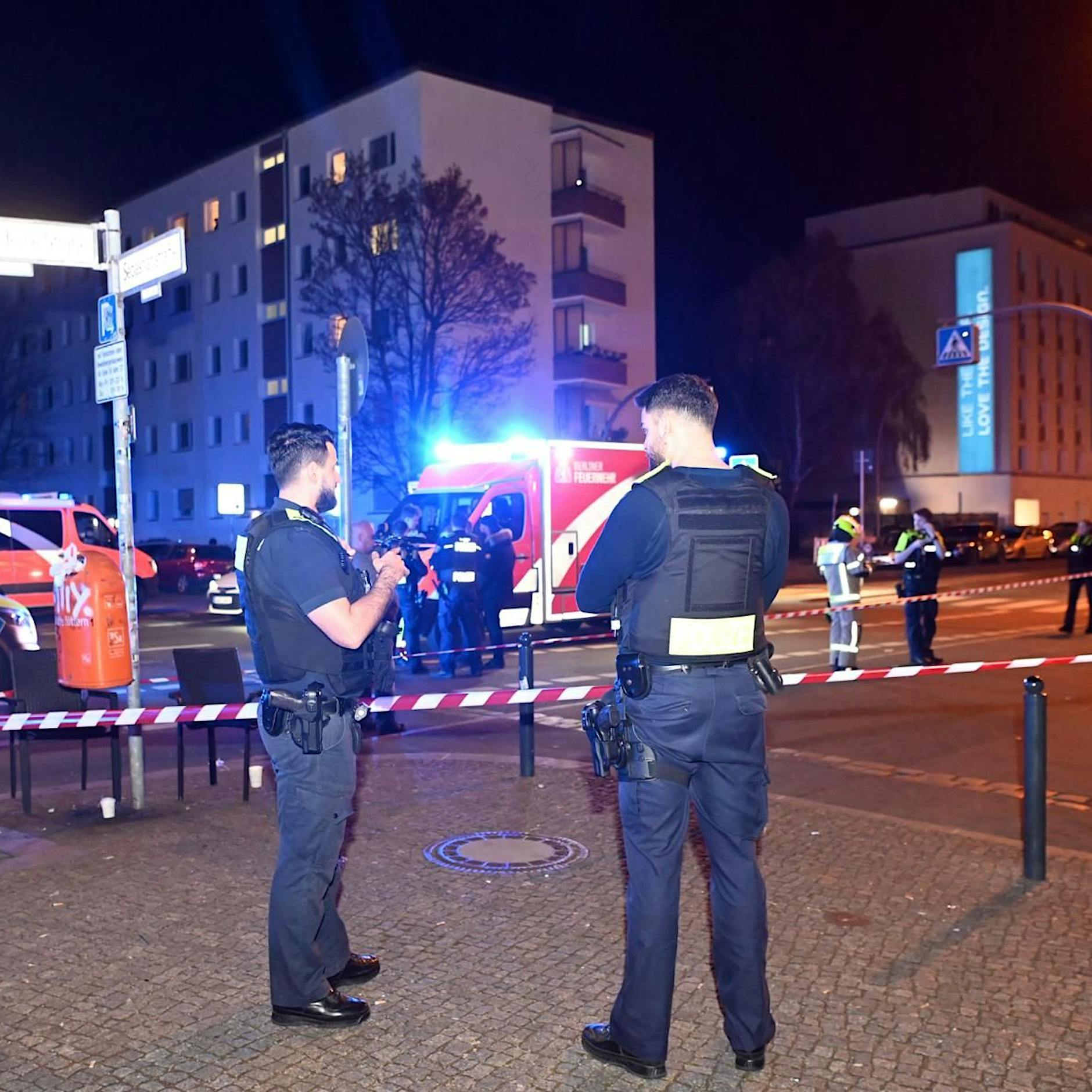 Kreuzberg: Zwei Männer erleiden Schnittverletzungen