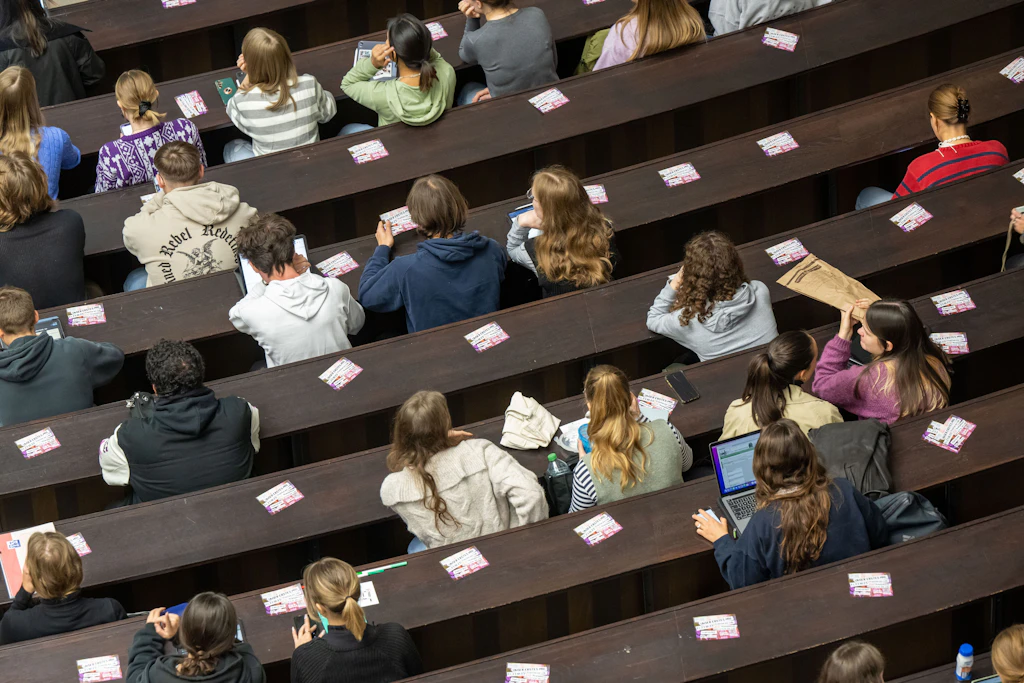 Förderbank KfW senkt Zinsen für Studienkredit