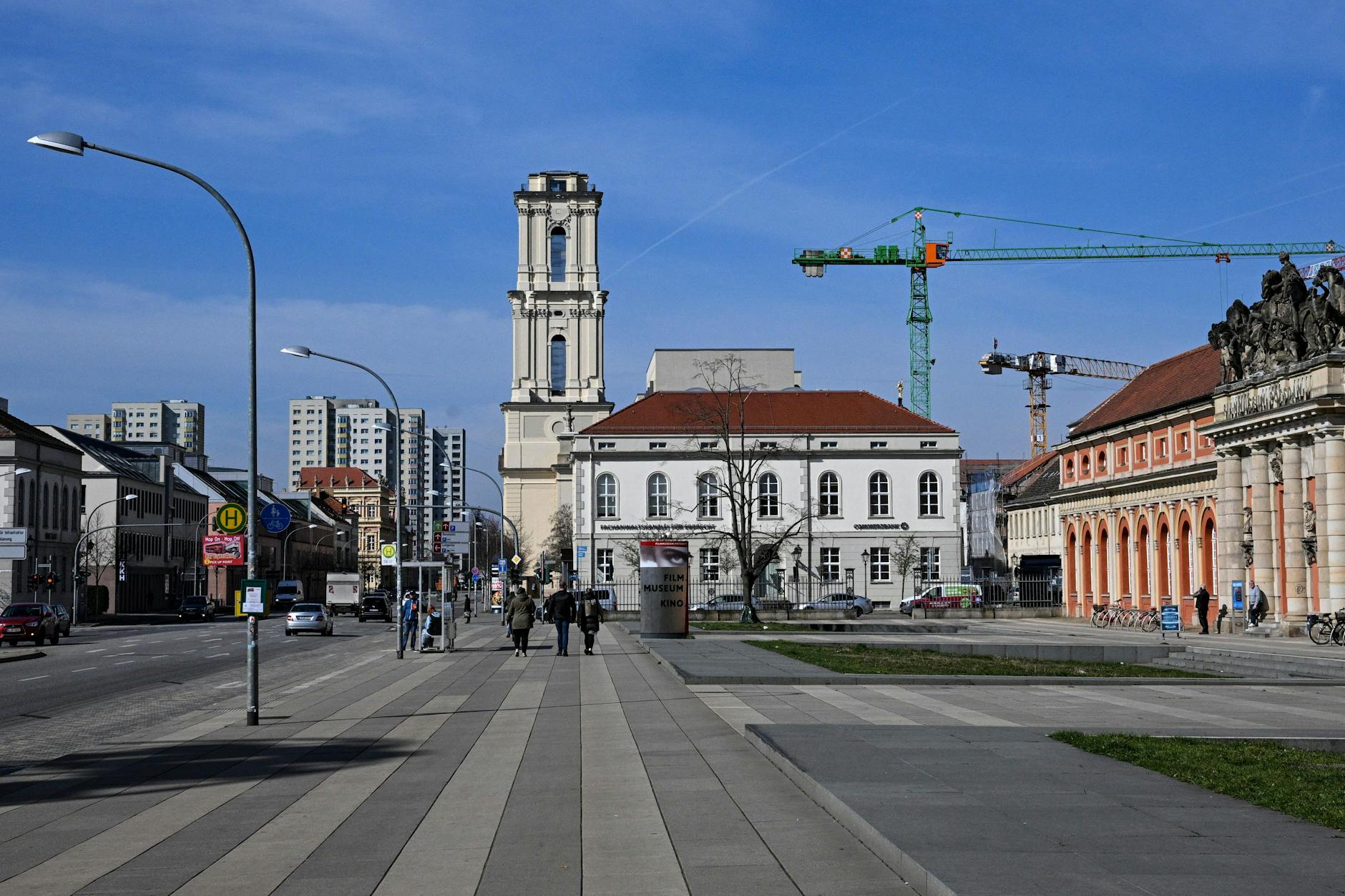 Der wiederaufgebaute Turm der Garnisonkirche in der Breiten Straße in Potsdam.