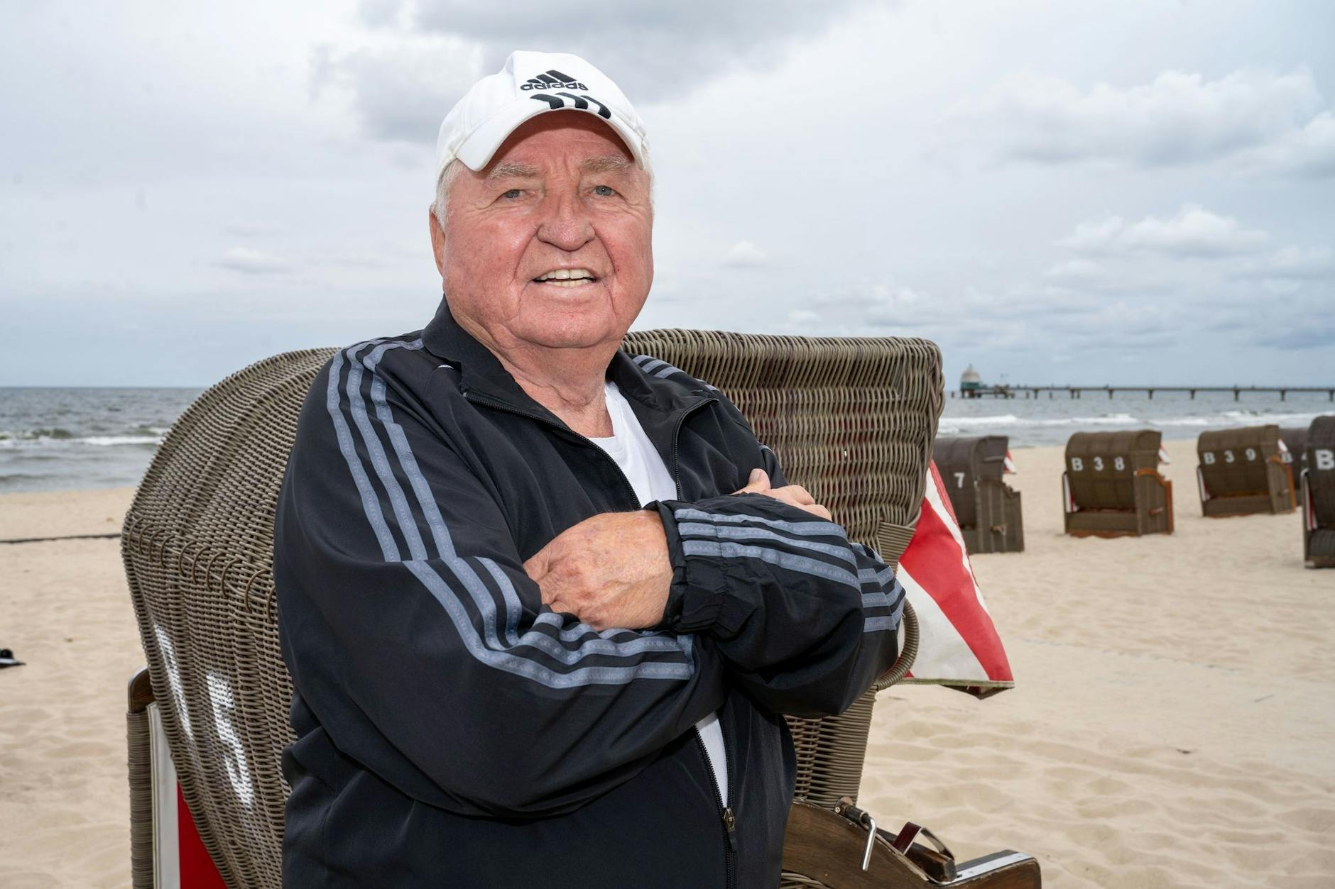 ARCHIV - Trainierte die besten Boxer Deutschlands und machte sie zu Weltmeistern: Ulli Wegner.