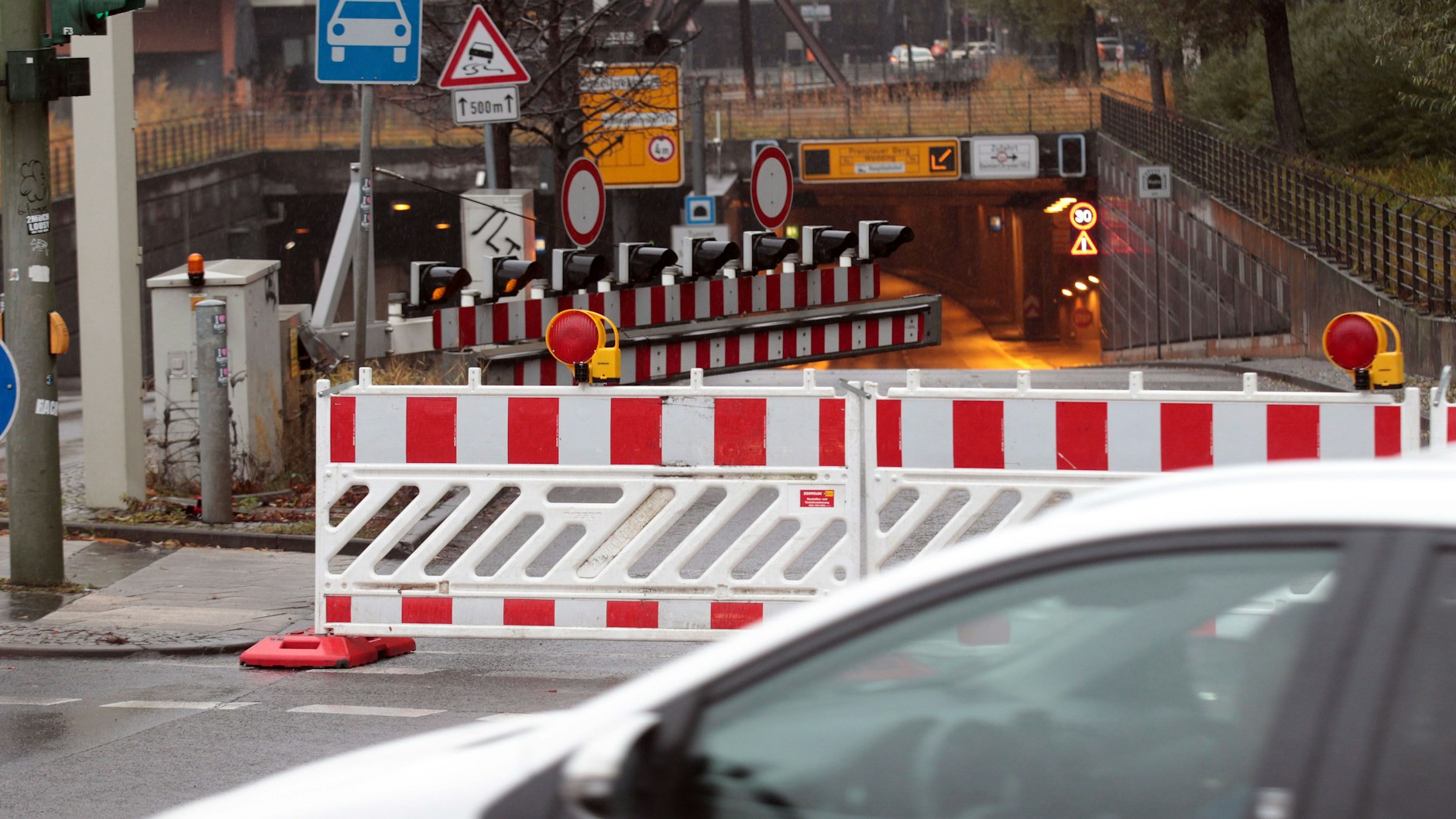 Auch am Tiergartentunnel muss mal wieder gebaut werden - deshalb gibt es nächtliche Sperrungen.