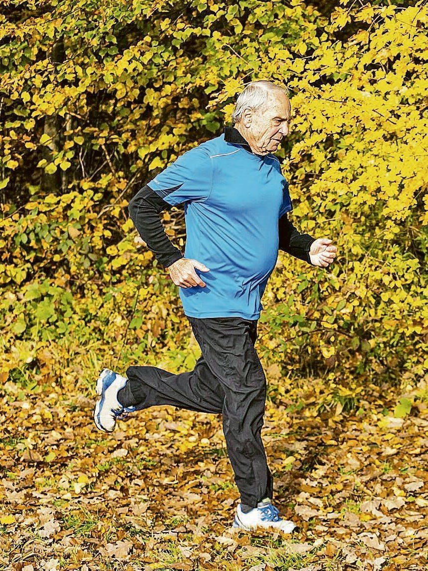 Alter hindert nicht am Sport: Auch über 80-Jährige halten sich mit Laufen fit.