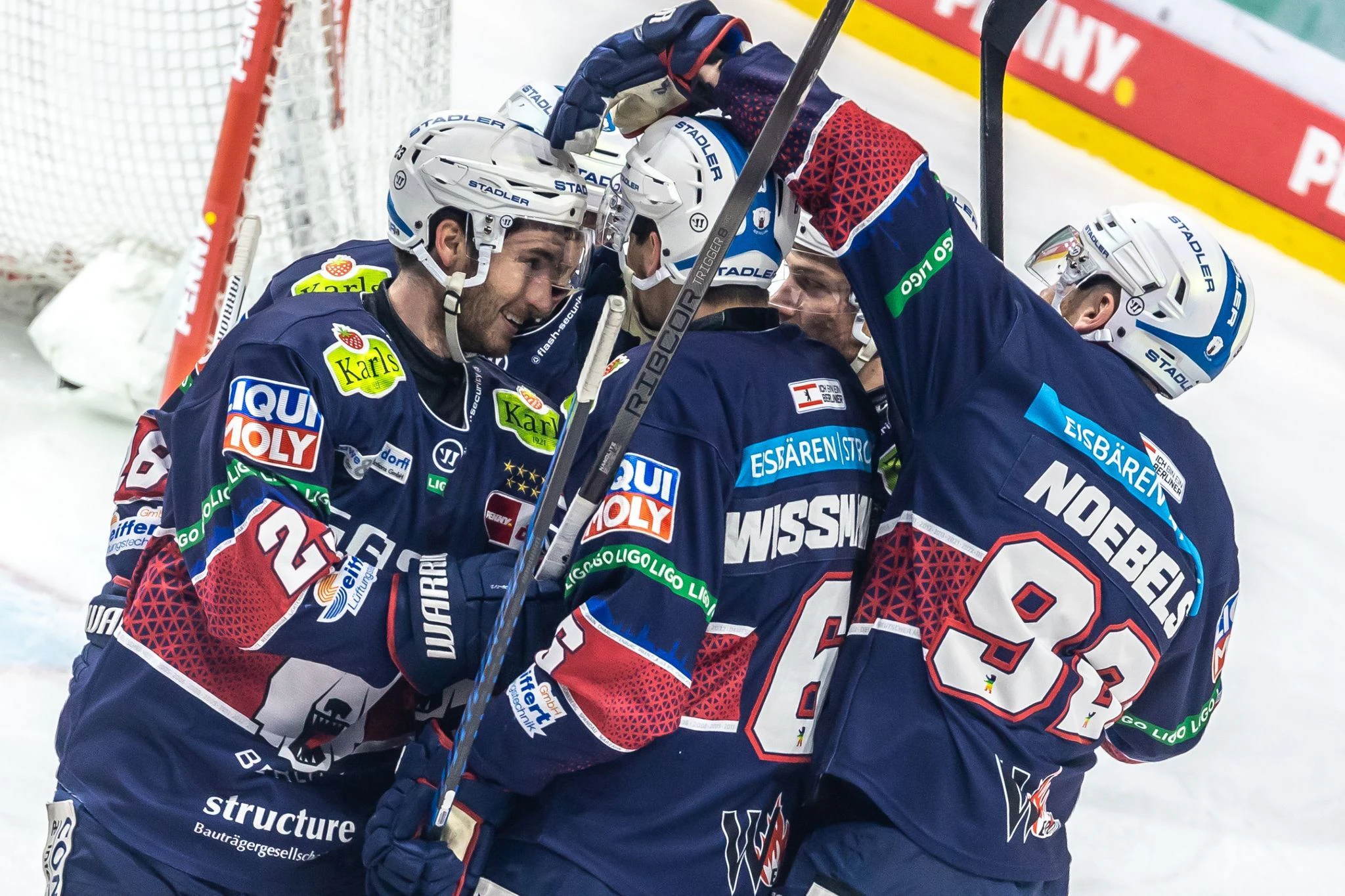 Die Eisbären haben in der Serie gegen Straubing die Führung übernommen.  