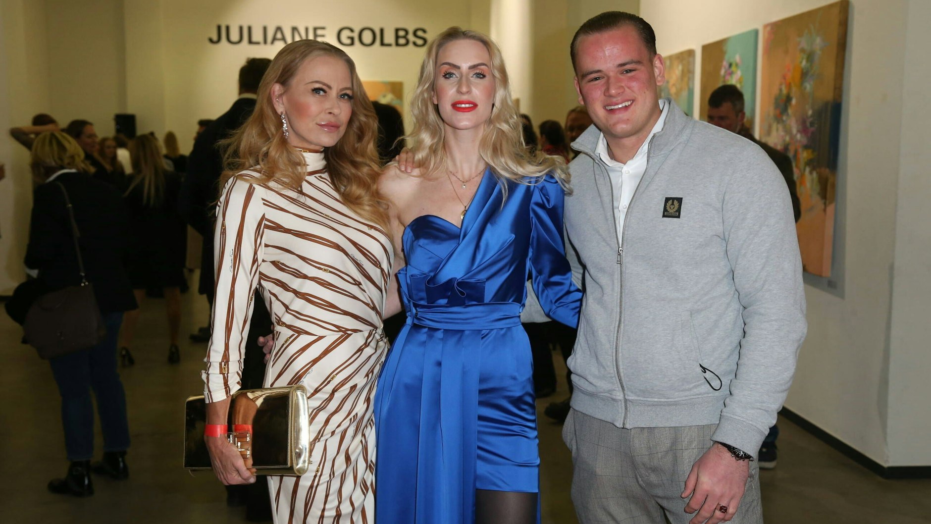 Jenny Elvers mit ihrem Sohn Paul und ihrer besten Freundin Juliane Golbs im Jahr 2021.