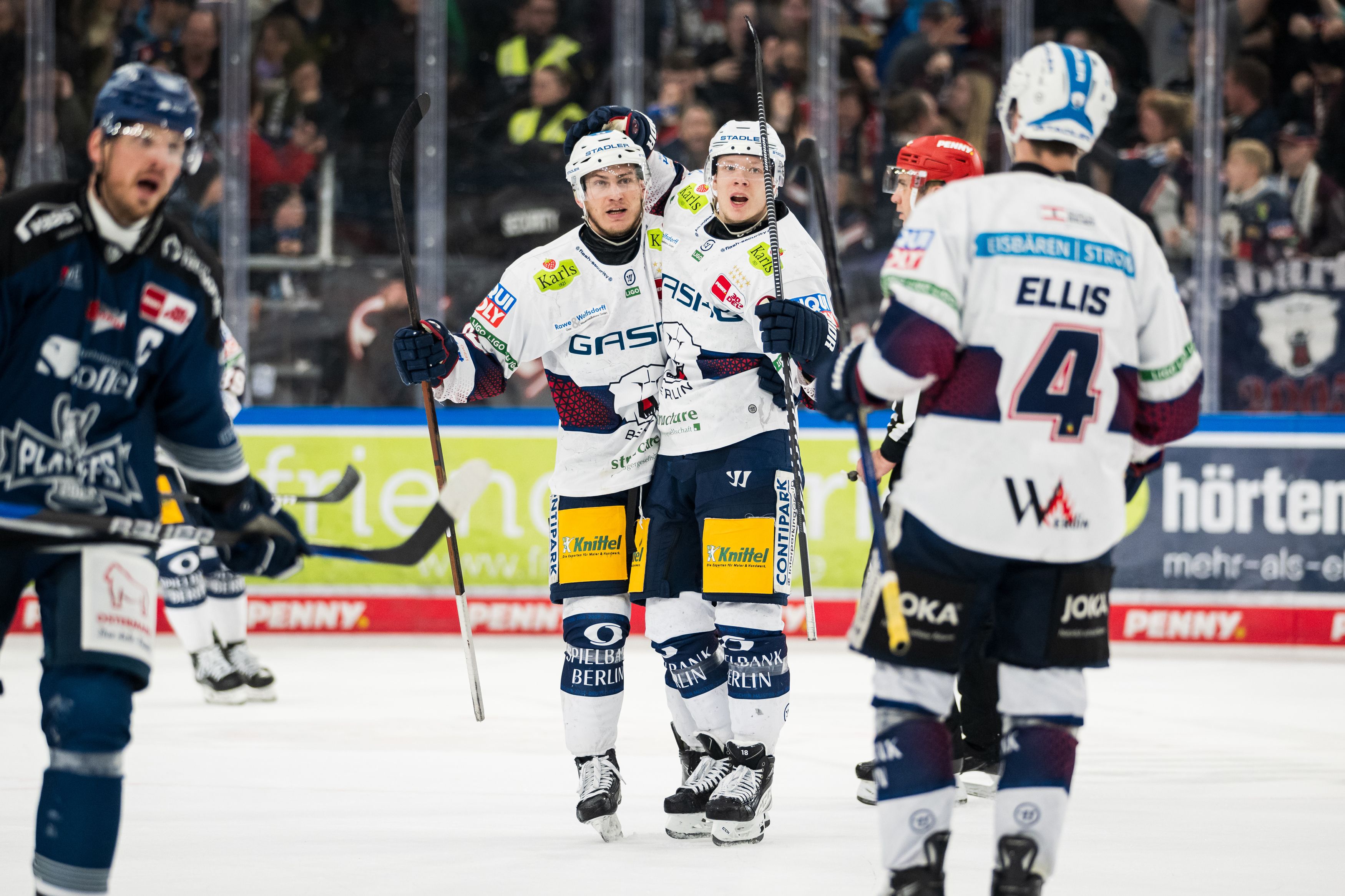 Eisbären gewinnen Marathon-Match in Straubing