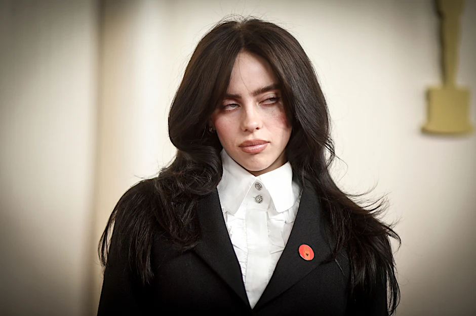 Billie Eilish, hier bei der Ankunft kurz vor der Oscar-Verleihung 2024