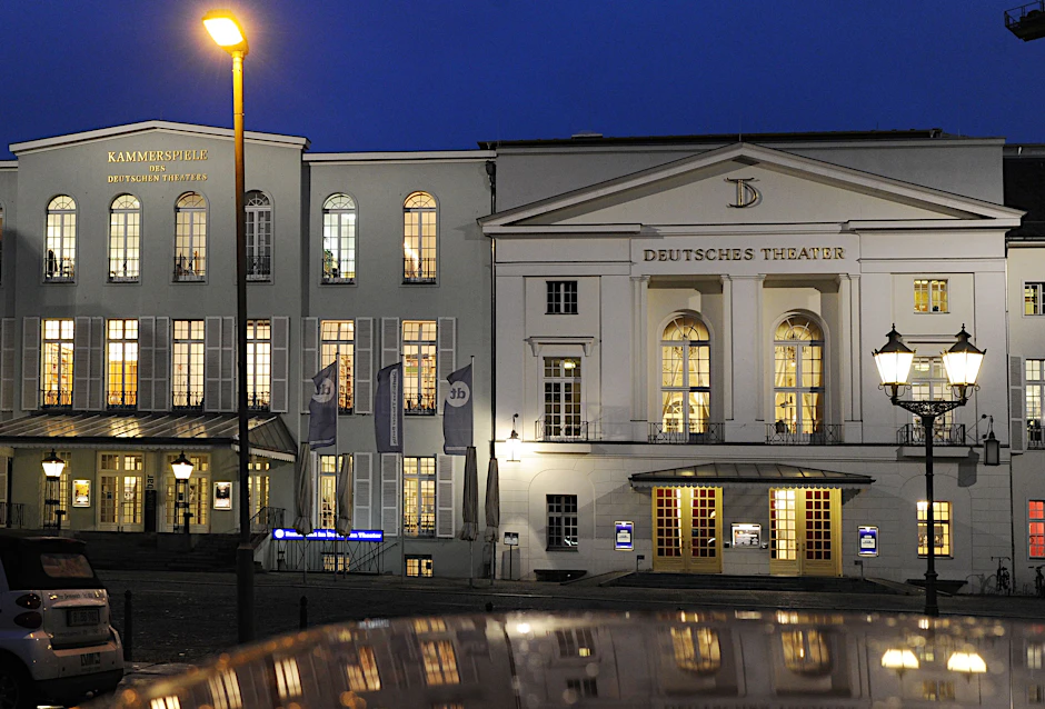 Bald ohne Popsalon: Das Deutsche Theater am Abend