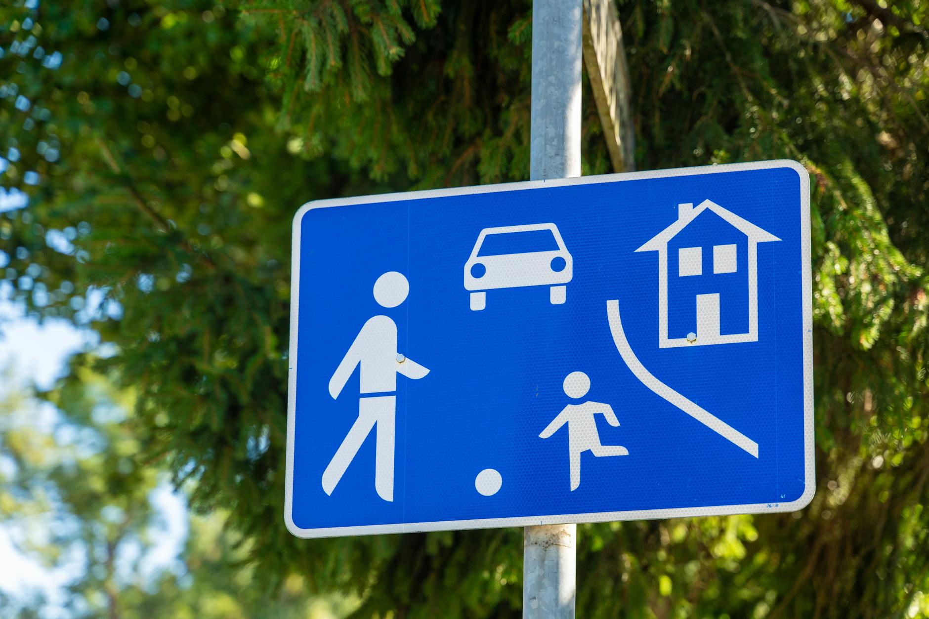 Straßenschild für einen verkehrsberuhigten Bereich