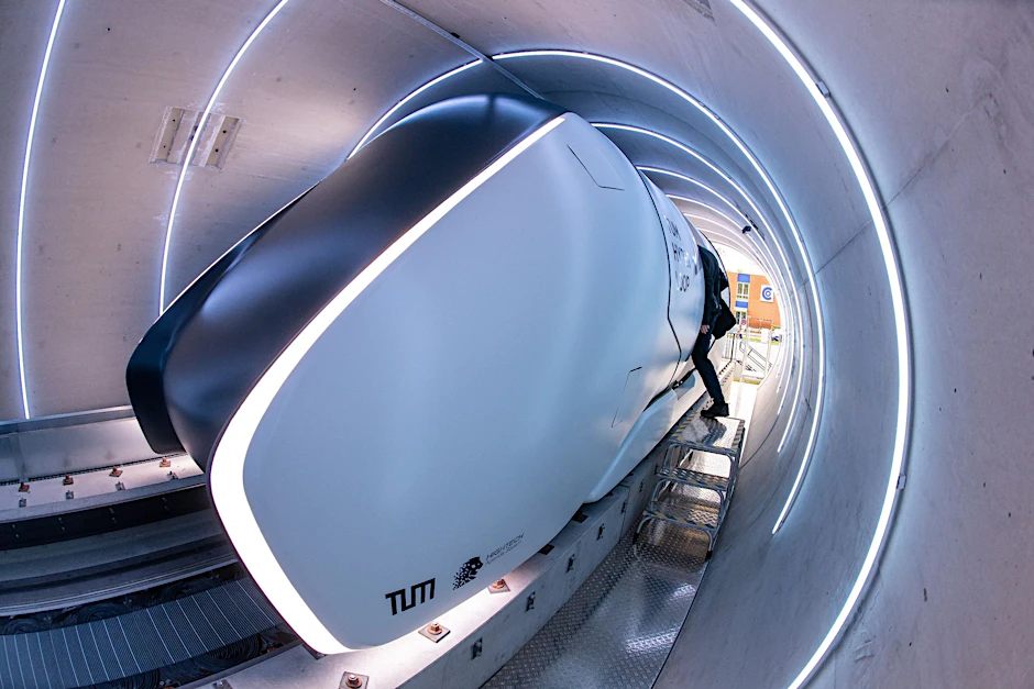 dpatopbilder - ARCHIV - Hyperloop: Die Idee ist schon über 100 Jahre alt, aber eigentlich kennt man dieses Transportsystem vor allem aus Science-Fiction-Filmen.  