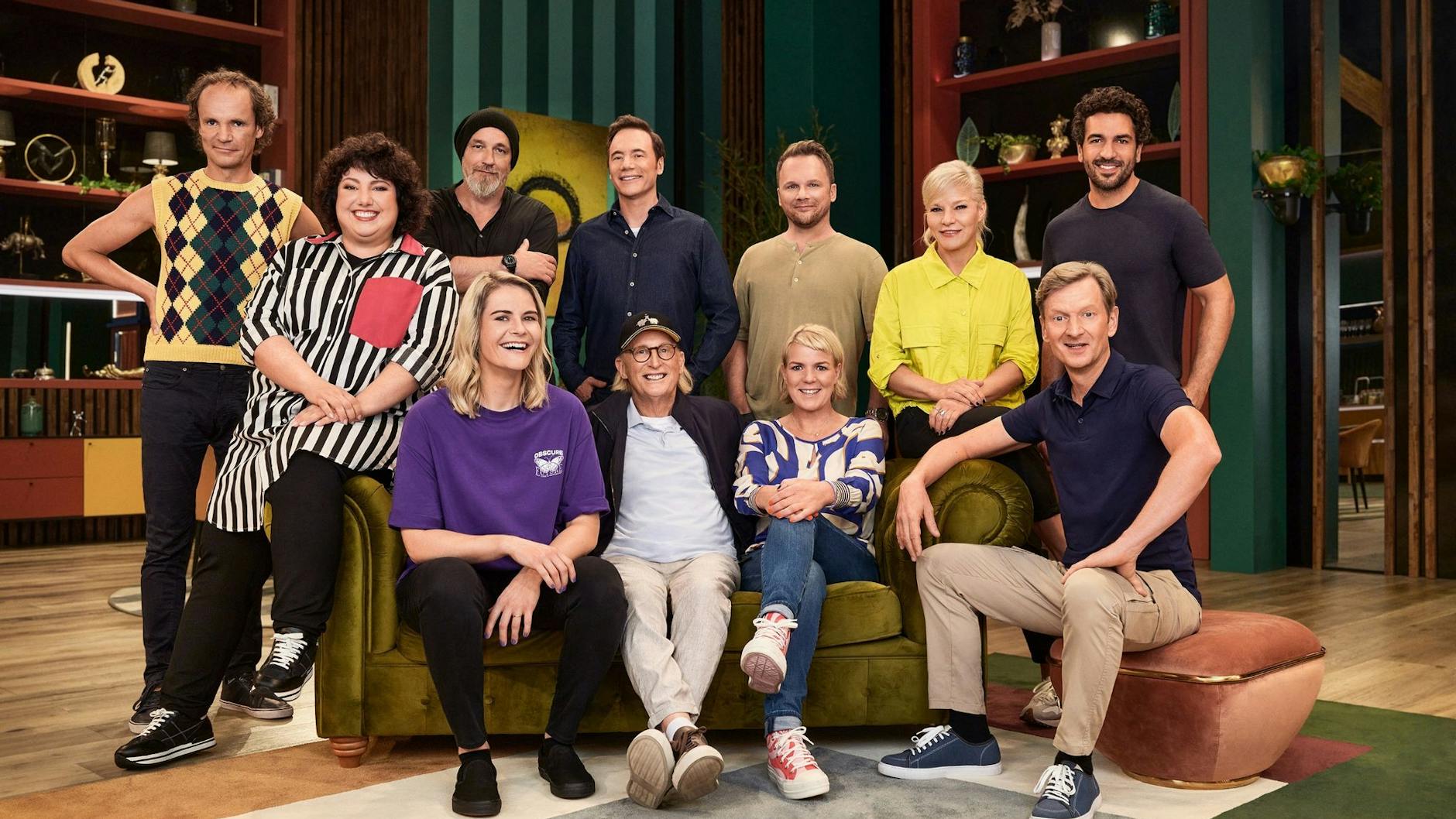 Die Teilnehmer der fünften Staffel der preisgekrönten Comedy-Show LOL: Last One Laughing.