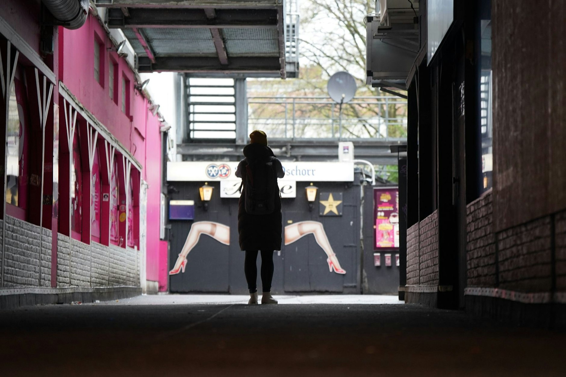 PRODUKTION - «Zur Ritze» ist eine Institution auf der Reeperbahn im Hamburger Stadtteil St. Pauli - und die Eingangstür ein beliebtes Fotomotiv.  