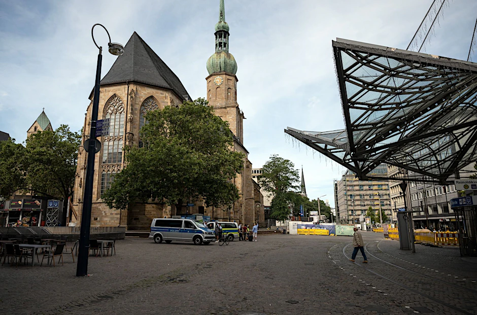 ARCHIV - In der Nähe der Reinoldikirche kam es zu einem tragischen Polizei-Einsatz.  