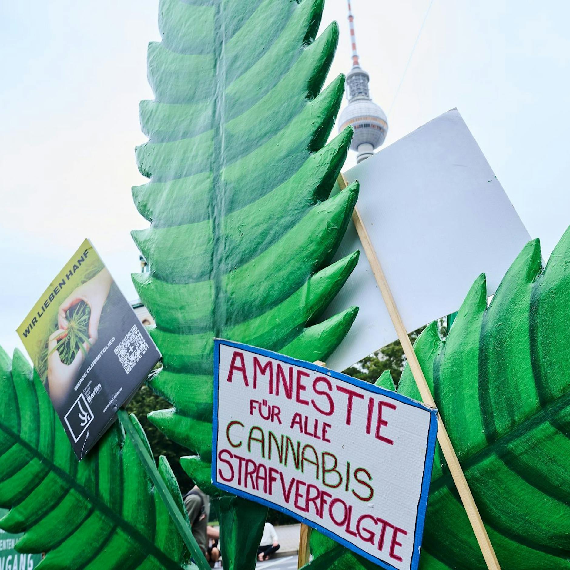Knast-Rabatt wegen Gras-Amnestie – Knacki saß wegen schweren Raubes!