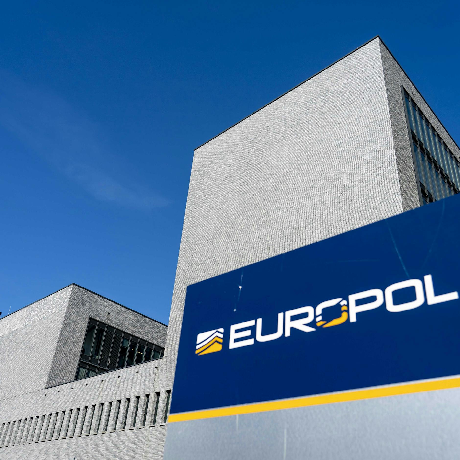 Europol identifiziert 821 kriminelle Netzwerke in Europa