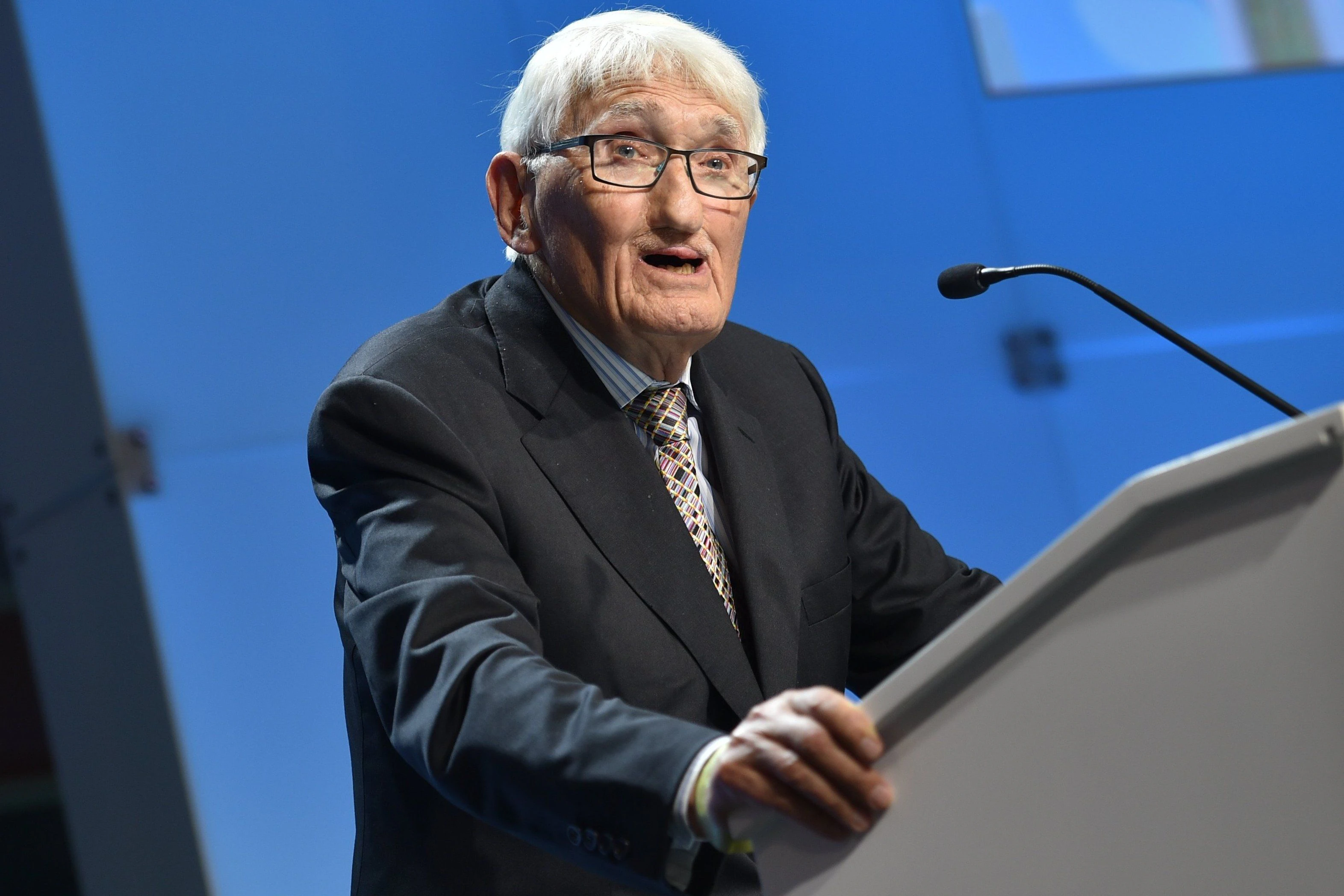 Habermas hatte mit seiner Kommunikationsphilosophie starken Einfluss auf linke Diskurse.