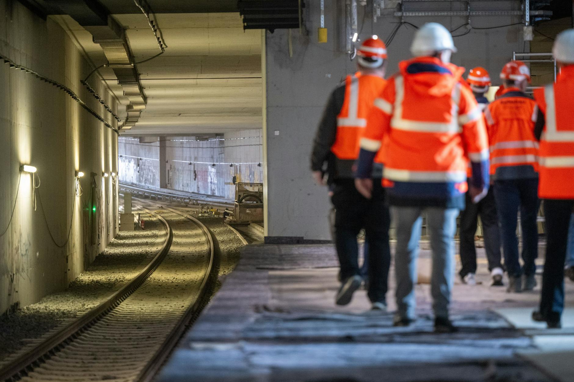 Journalisten konnten am Freitag den neuen S-Bahnhof am Hauptbahnhof besichtigen, der vorerst von der S15 angefahren wird.
