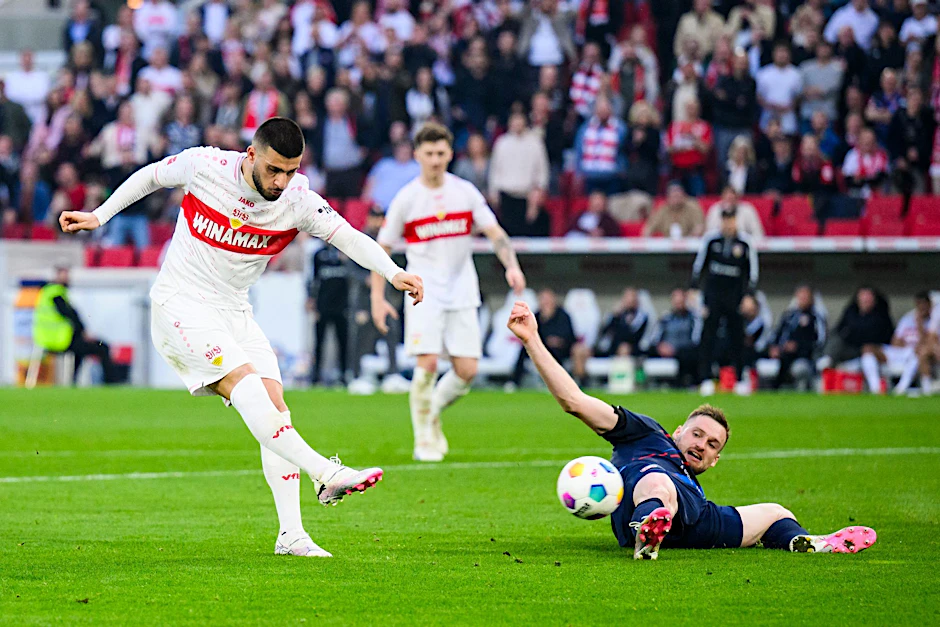 Deniz Undav (l) rettete dem VfB einen Punkt gegen Heidenheim.  