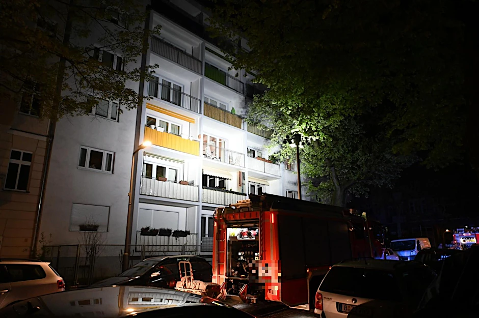 In der Peschkestraße in Berlin-Steglitz hat es in der Nacht zu Samstag gebrannt.