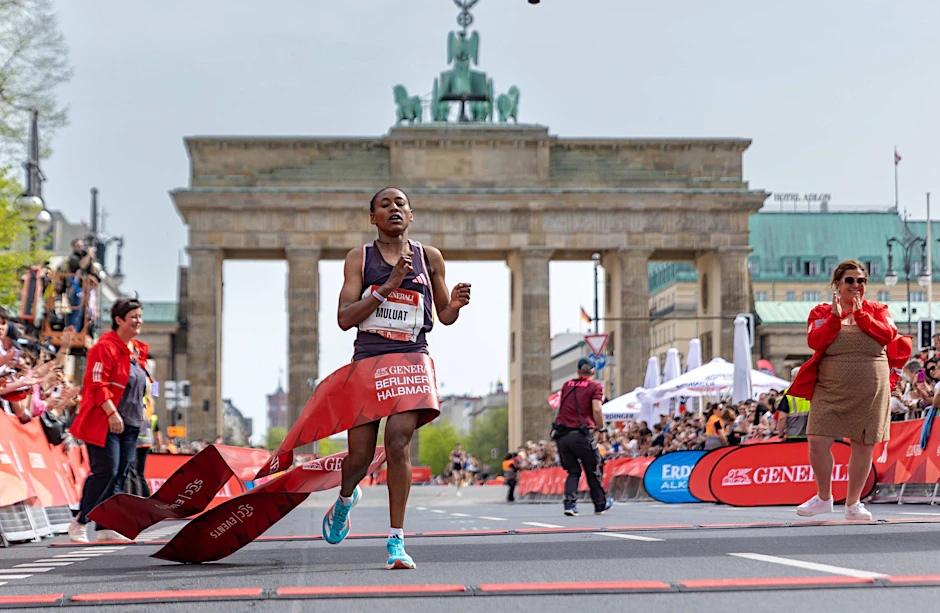 Bei den Frauen gewann Tekle Muluat aus Äthiopien den Berliner Halbmarathon.