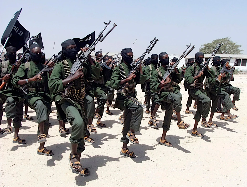 ARCHIV - Die islamistische Terrorgruppe Al-Shabaab verübt seit Jahren immer wieder Anschläge in Somalia.  