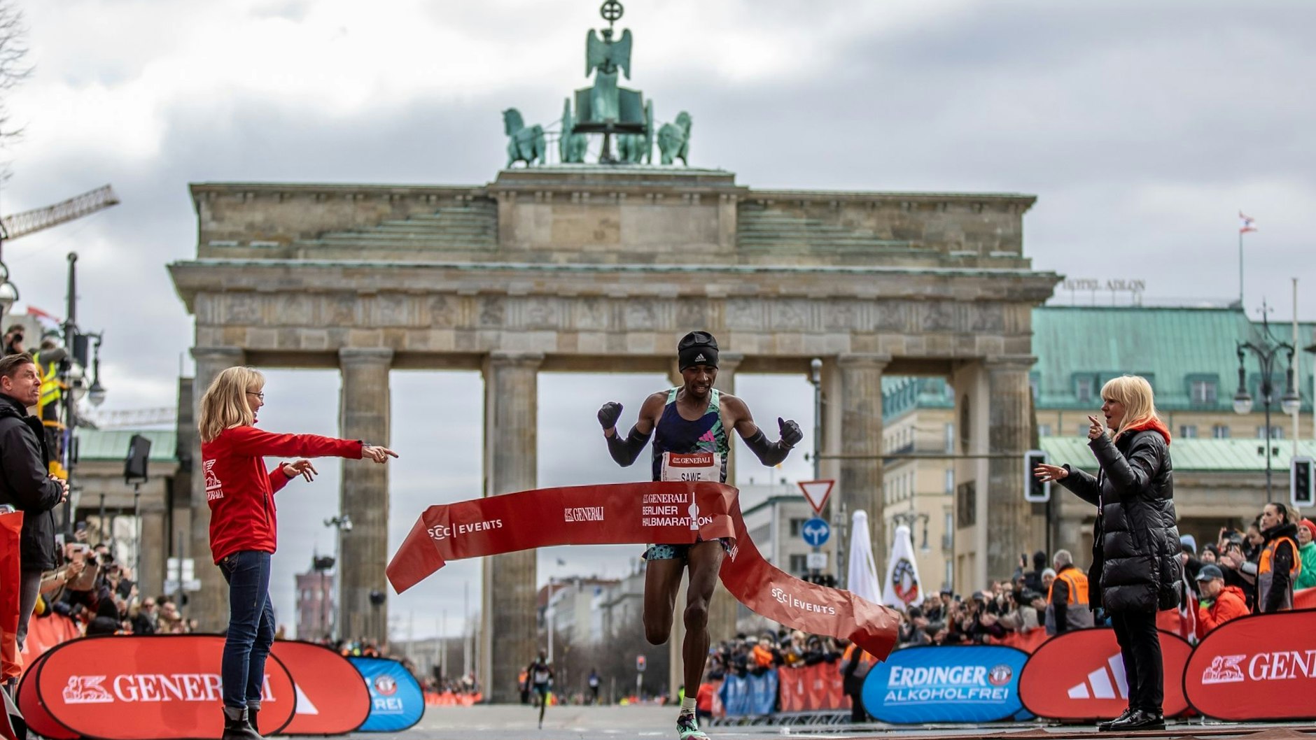 Start- und Zielbereich für den Halbmarathon liegen wieder auf der Straße des 17. Juni.