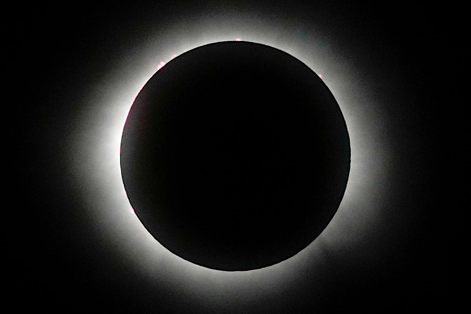 Totale Sonnenfinsternis: Millionen beobachten Himmelsspektakel