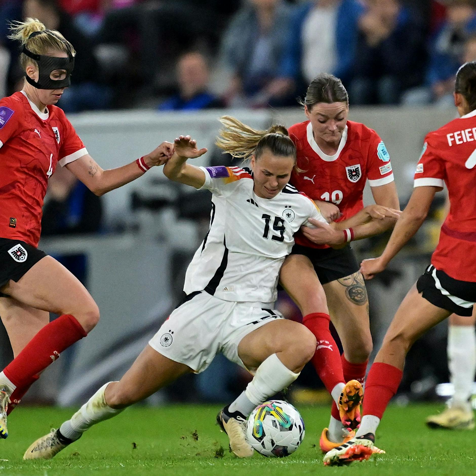 Klara Bühl ist für die DFB-Fußballerinnen mehr als nur ein Maskottchen