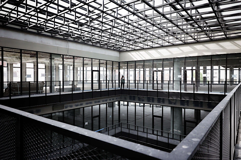 Blick in das umgebaute Karstadt-Kaufhaus, das neue „Kalle Neukölln“